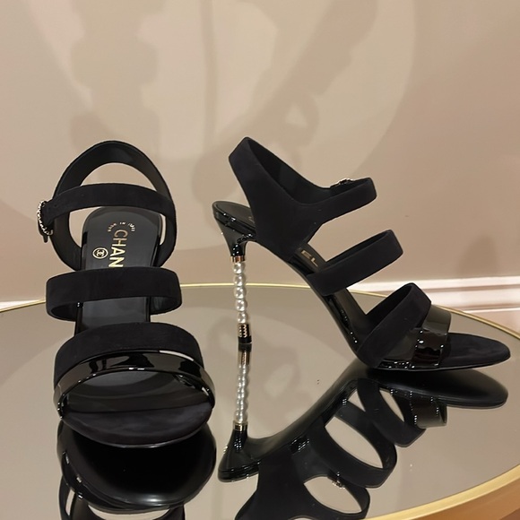 Chanel Interlocking CC Pearl heel sandals sz 39.5 - Picture 11 of 16